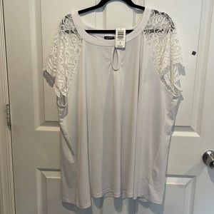 New with tag Lace sleeve tunic